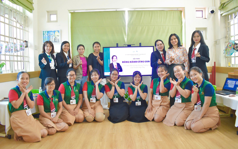 Lớp đào tạo bảo mẫu và giáo viên mầm non